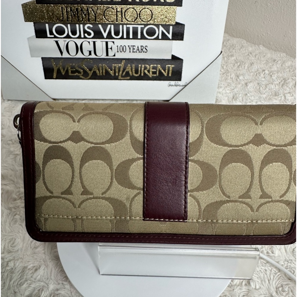 Coach CAMPBELL SIGNATURE BUCKLE ACCORDION Burgundy - Picture 3 of 7